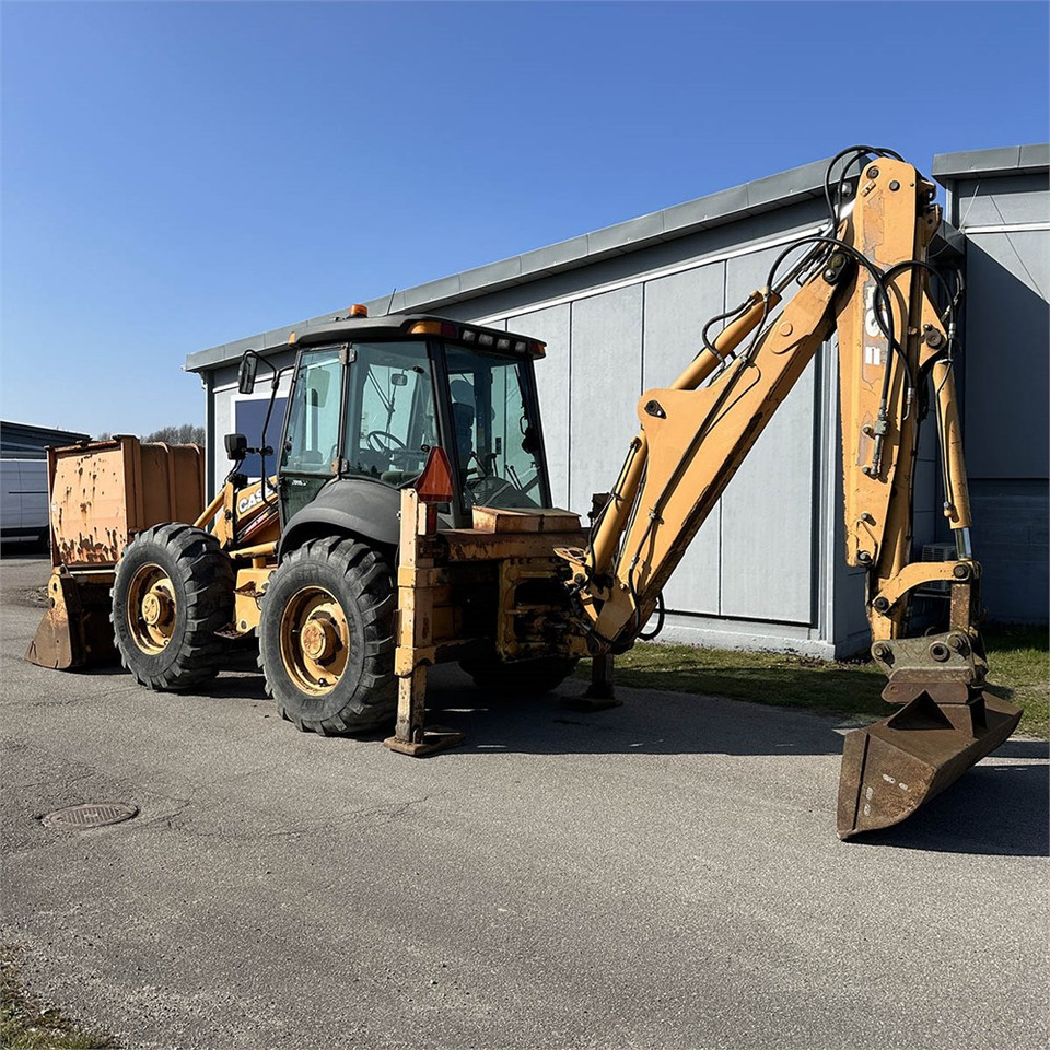 Case 695SM-4PS - Buldoexcavator: Foto 5 Case 695SM-4PS - Buldoexcavator: Foto 5