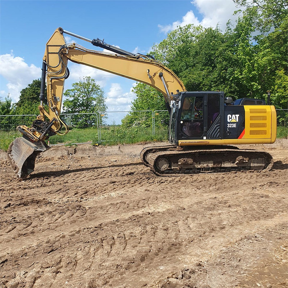 Caterpillar 323 EL - Excavator pe şenile: Foto 1 Caterpillar 323 EL - Excavator pe şenile: Foto 1