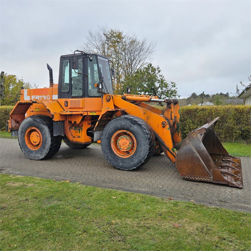 Fiat-Allis FR130 - Încărcător frontal pe pneuri: Foto 1 Fiat-Allis FR130 - Încărcător frontal pe pneuri: Foto 1