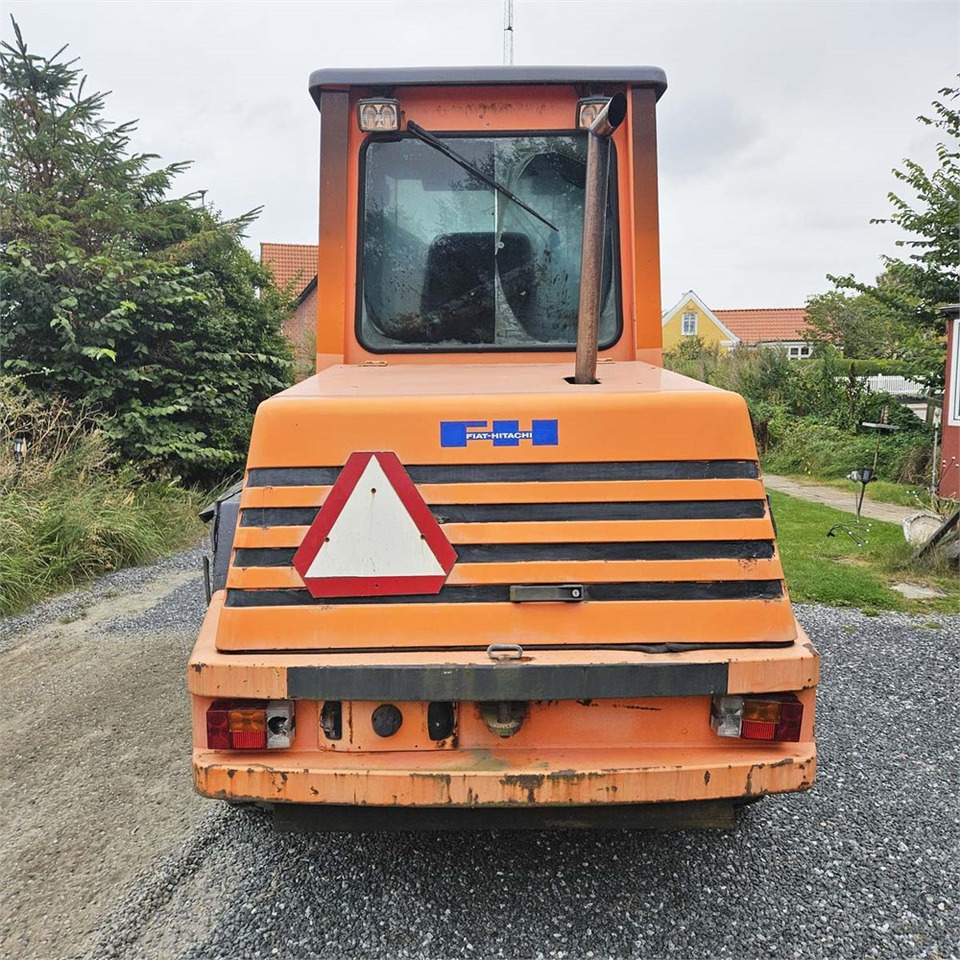 Fiat-Hitachi W80 H - Încărcător frontal pe pneuri: Foto 4 Fiat-Hitachi W80 H - Încărcător frontal pe pneuri: Foto 4