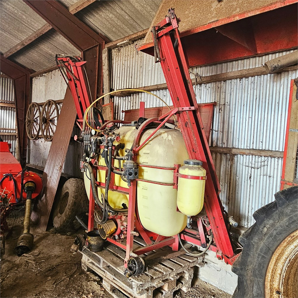 Hardi LXY 800 - Maşină de erbicidat: Foto 3 Hardi LXY 800 - Maşină de erbicidat: Foto 3