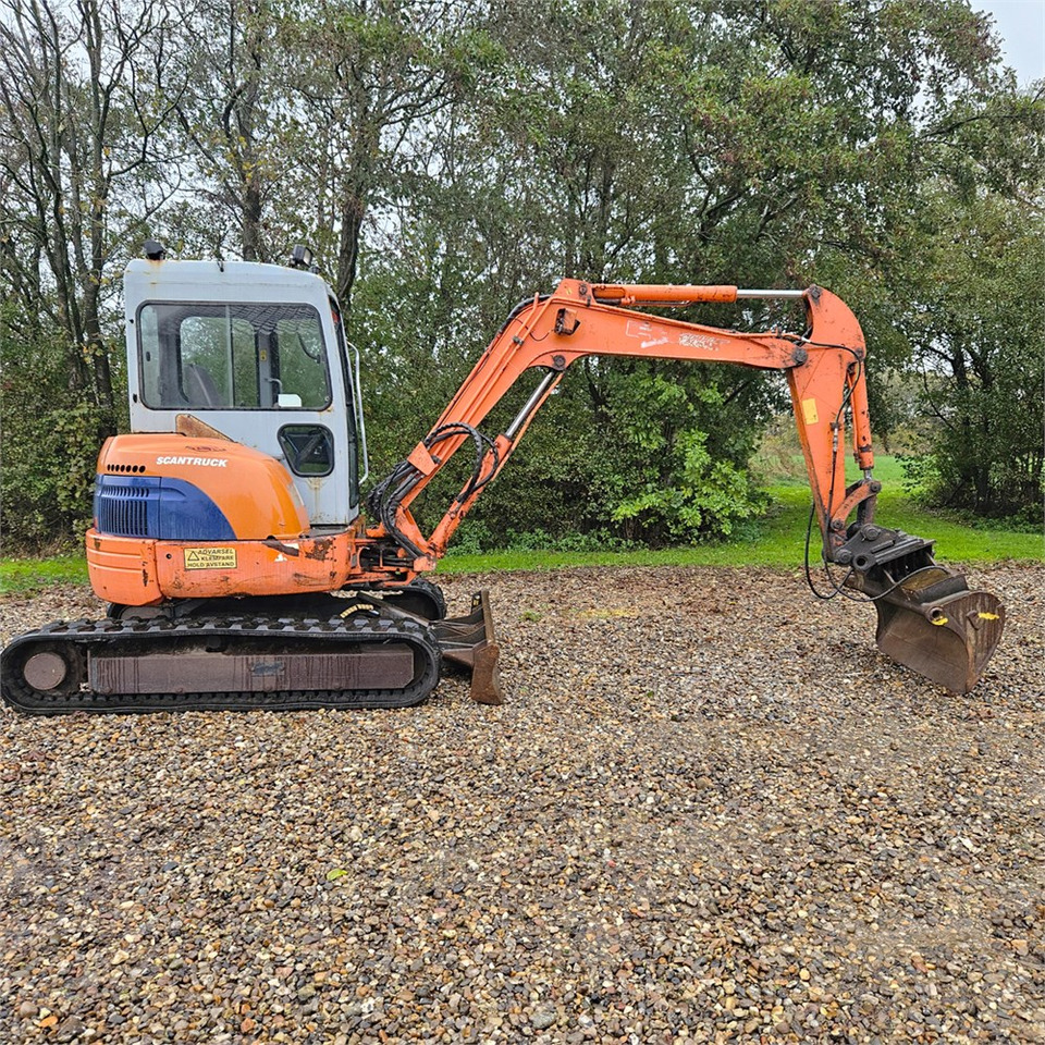 Hitachi FH50 U - Mini excavator: Foto 1 Hitachi FH50 U - Mini excavator: Foto 1