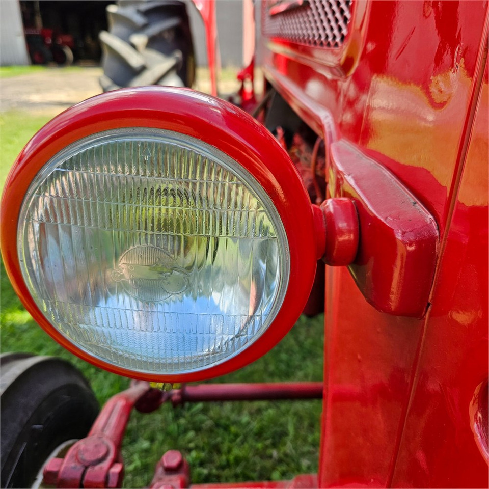 Tractor agricol IH B-275: Foto 19 Tractor agricol IH B-275: Foto 19