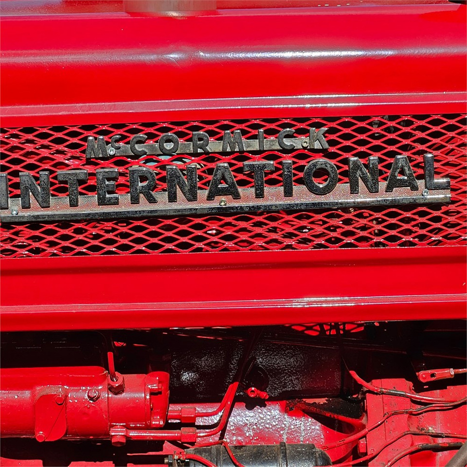 Tractor agricol IH B-275: Foto 6 Tractor agricol IH B-275: Foto 6