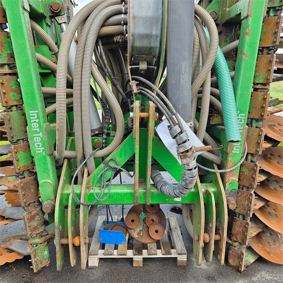 Intertech 7 m - Maşină de împrăştiat îngrăşăminte: Foto 5 Intertech 7 m - Maşină de împrăştiat îngrăşăminte: Foto 5