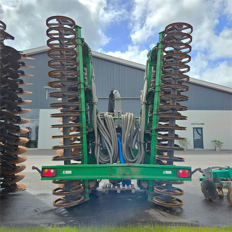 Intertech 7 m - Maşină de împrăştiat îngrăşăminte: Foto 1 Intertech 7 m - Maşină de împrăştiat îngrăşăminte: Foto 1