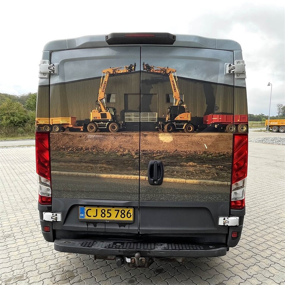 Iveco 35-120 HI Matic - Dubă: Foto 5 Iveco 35-120 HI Matic - Dubă: Foto 5