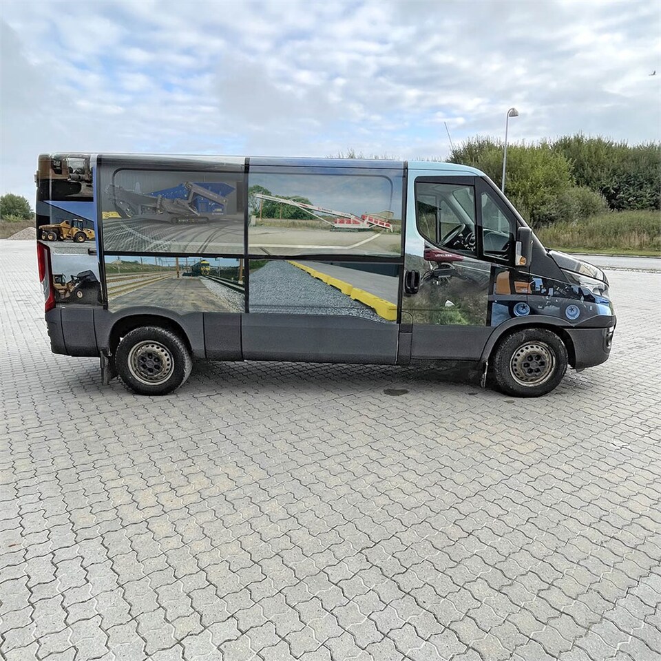 Iveco 35-120 HI Matic - Dubă: Foto 3 Iveco 35-120 HI Matic - Dubă: Foto 3