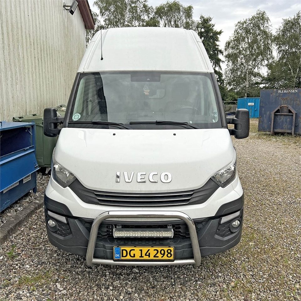 Iveco 35s18 - Dubă: Foto 2 Iveco 35s18 - Dubă: Foto 2