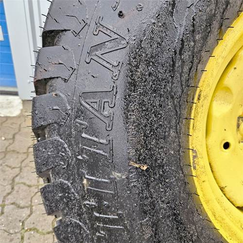 John Deere 2 styk - Tractor agricol: Foto 4 John Deere 2 styk - Tractor agricol: Foto 4