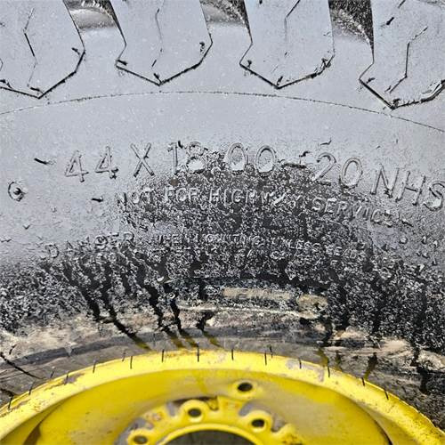 John Deere 2 styk - Tractor agricol: Foto 3 John Deere 2 styk - Tractor agricol: Foto 3