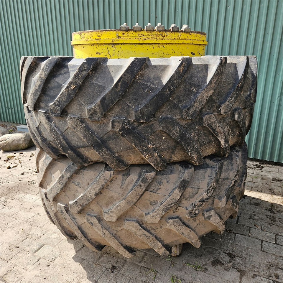John Deere 650/65R42 - Tractor agricol: Foto 1 John Deere 650/65R42 - Tractor agricol: Foto 1