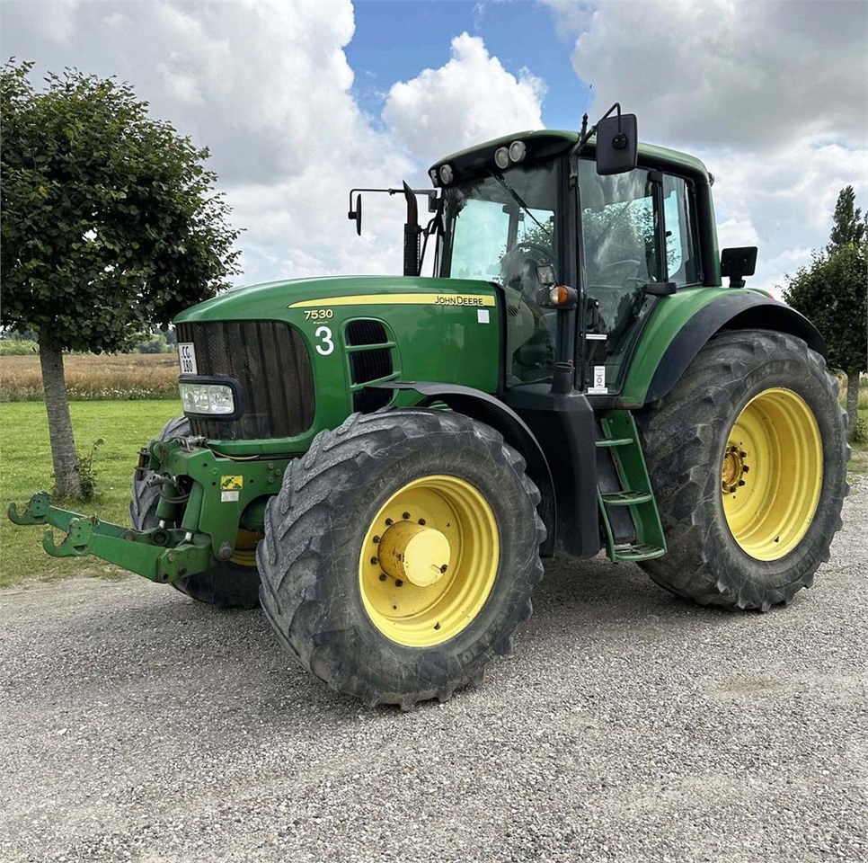 John Deere 7530 - Tractor agricol: Foto 1 John Deere 7530 - Tractor agricol: Foto 1