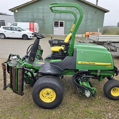 John Deere 7700 Precisioncut - Maşină de tuns iarba: Foto 5 John Deere 7700 Precisioncut - Maşină de tuns iarba: Foto 5