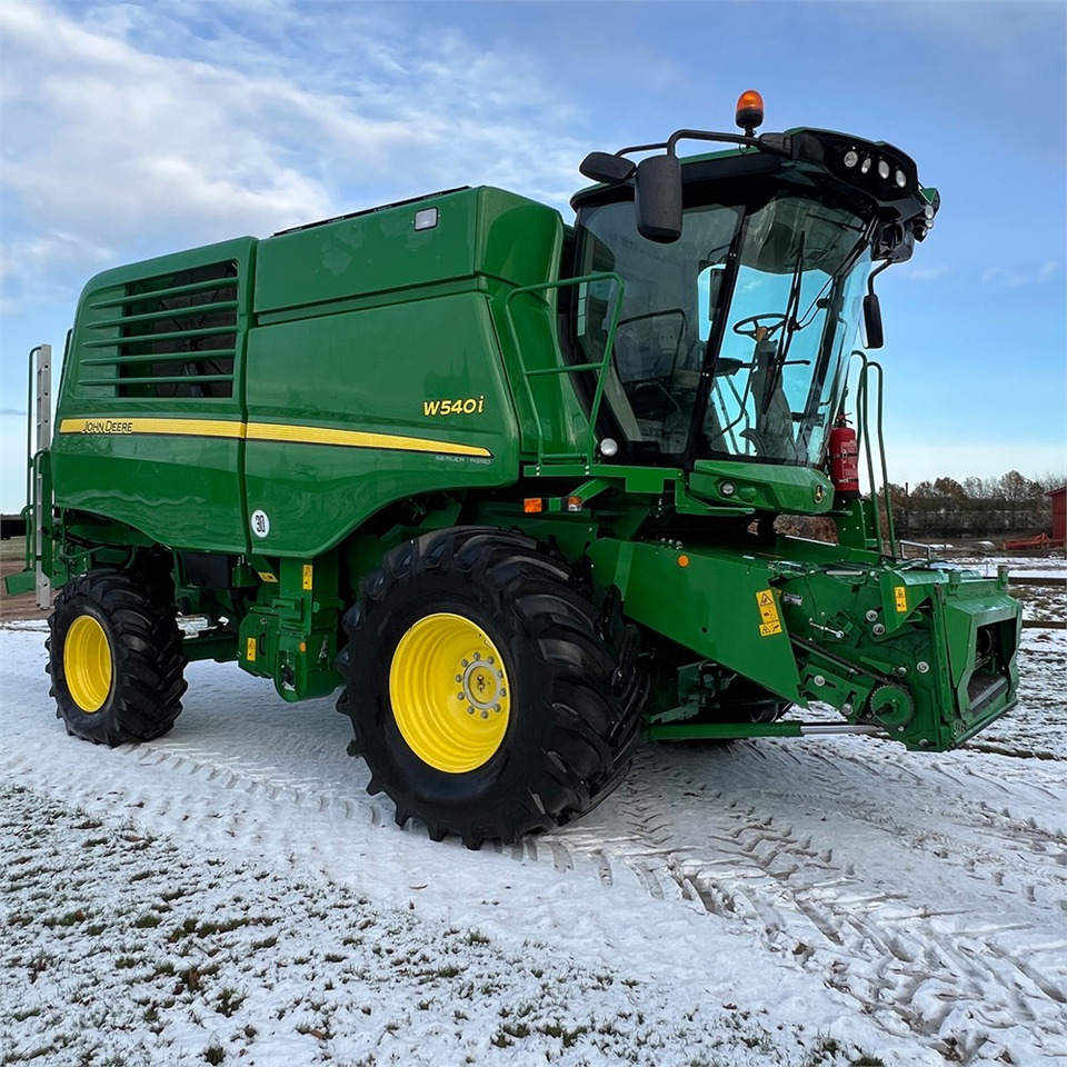 John Deere W540i - Combină agricola: Foto 3 John Deere W540i - Combină agricola: Foto 3