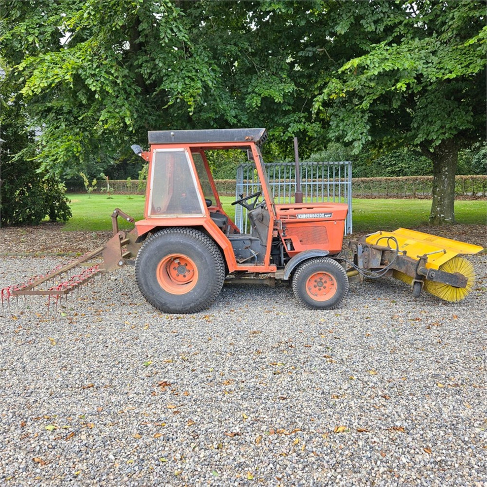 Kubota B8200 - Tractor comunal: Foto 4 Kubota B8200 - Tractor comunal: Foto 4