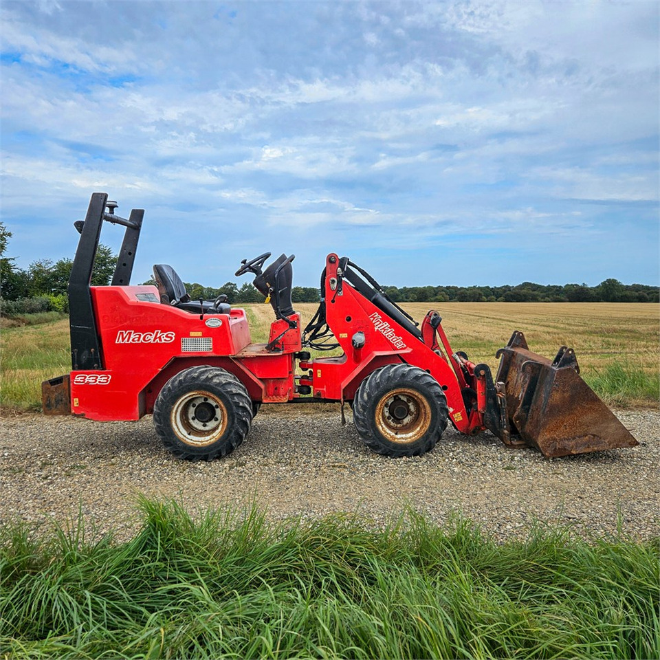Macks 333 - Mini încărcător: Foto 1 Macks 333 - Mini încărcător: Foto 1