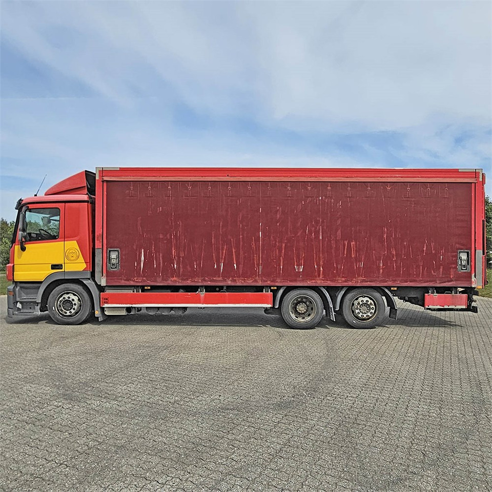 Mercedes Actros 2541 - Camion furgon: Foto 2 Mercedes Actros 2541 - Camion furgon: Foto 2