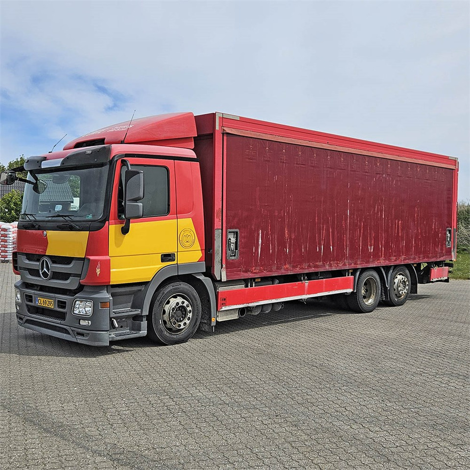 Mercedes Actros 2541 - Camion furgon: Foto 1 Mercedes Actros 2541 - Camion furgon: Foto 1