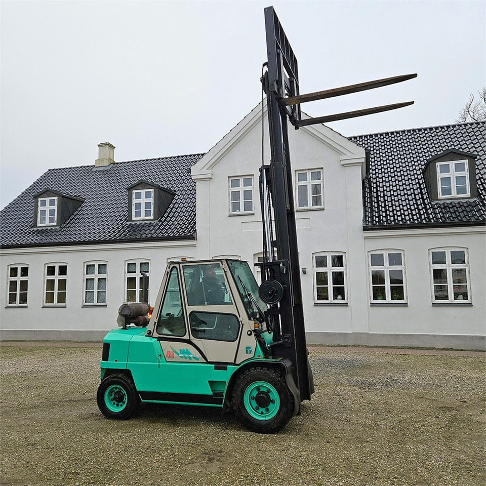 Mitsubishi FB45 - Motostivuitor: Foto 1 Mitsubishi FB45 - Motostivuitor: Foto 1