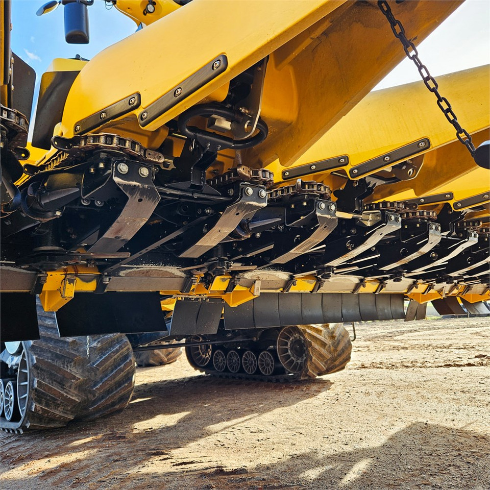 New Holland F8 - Combină agricola: Foto 5 New Holland F8 - Combină agricola: Foto 5