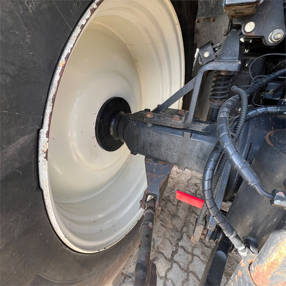 Tractor agricol New Holland T6050: Foto 45 Tractor agricol New Holland T6050: Foto 45