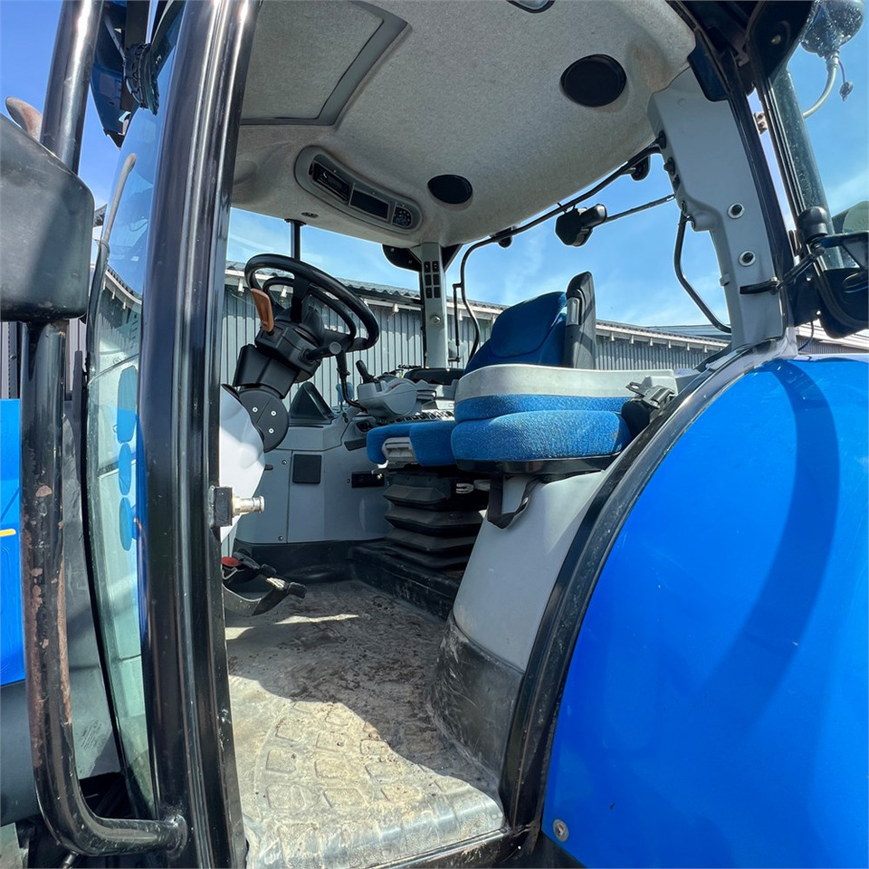 Tractor agricol New Holland T6050: Foto 16 Tractor agricol New Holland T6050: Foto 16