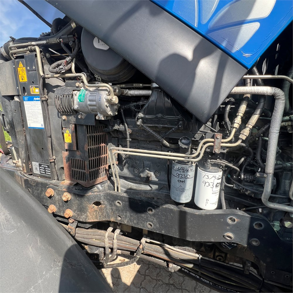 Tractor agricol New Holland T6050: Foto 40 Tractor agricol New Holland T6050: Foto 40