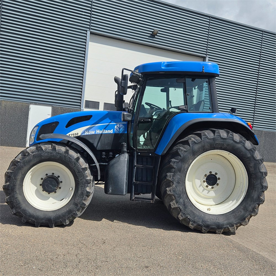 New Holland T7550 - Tractor agricol: Foto 2 New Holland T7550 - Tractor agricol: Foto 2
