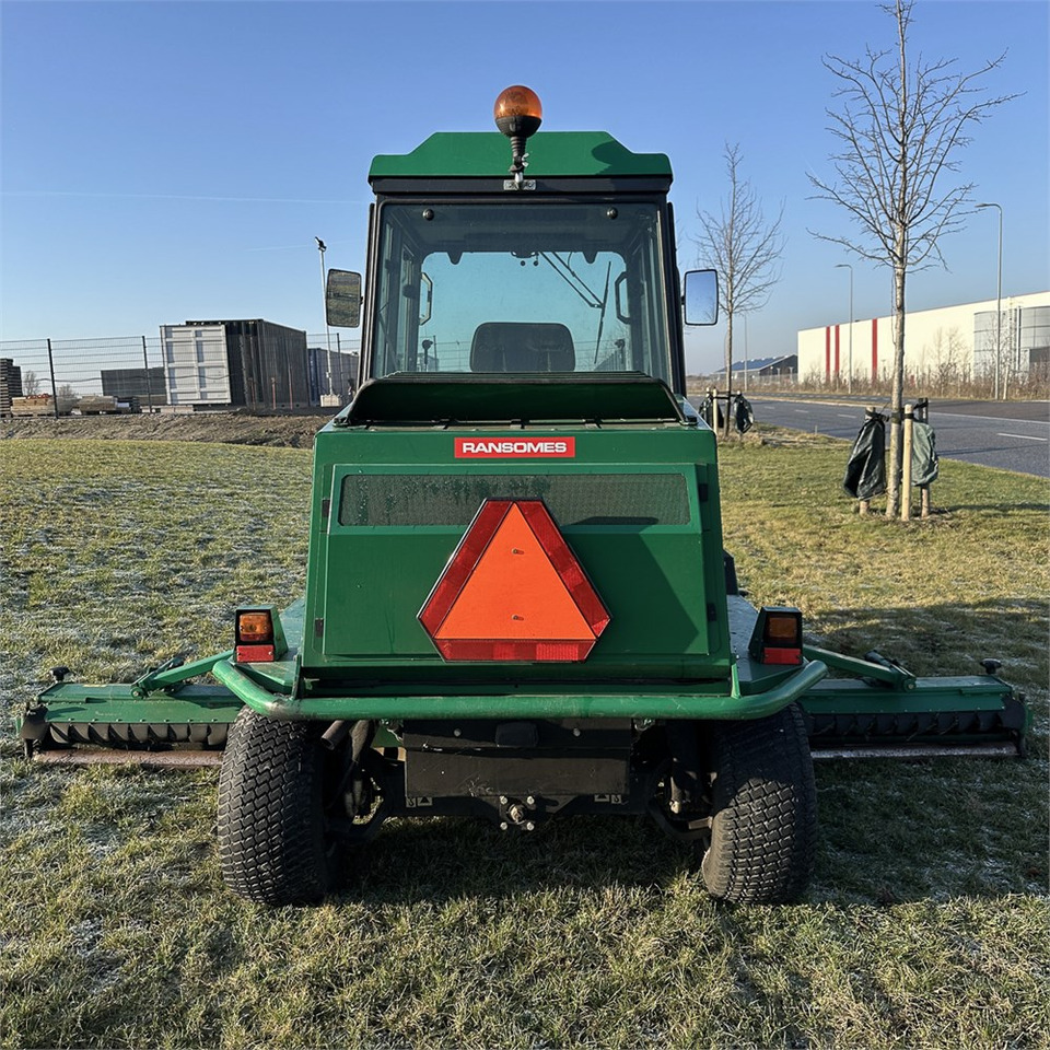 Ransomes Jacobsen Commander 3520 - Maşină de tuns iarba: Foto 5 Ransomes Jacobsen Commander 3520 - Maşină de tuns iarba: Foto 5