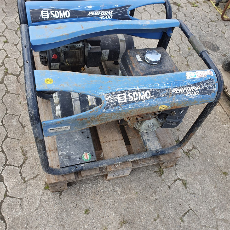 SDMO 4500 - Generator electric: Foto 3 SDMO 4500 - Generator electric: Foto 3