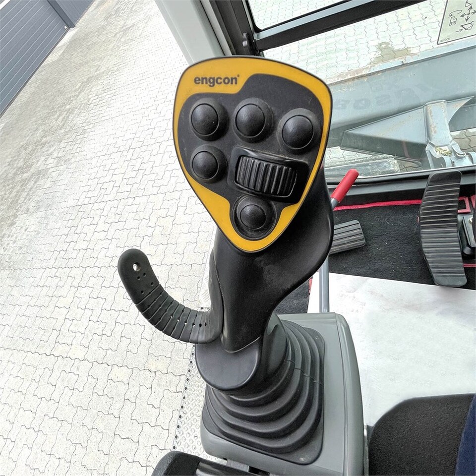 Excavator pe şenile Takeuchi TB 2150 R: Foto 23