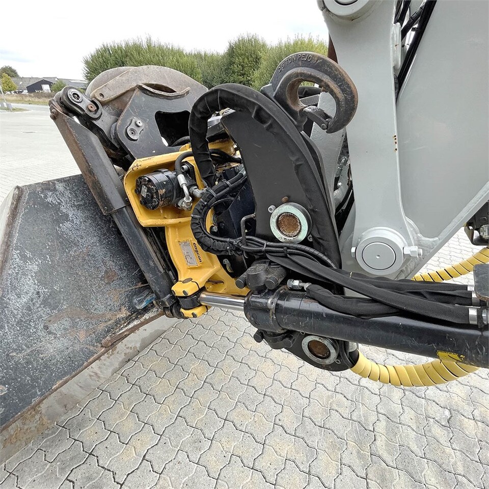 Excavator pe şenile Takeuchi TB 2150 R: Foto 41