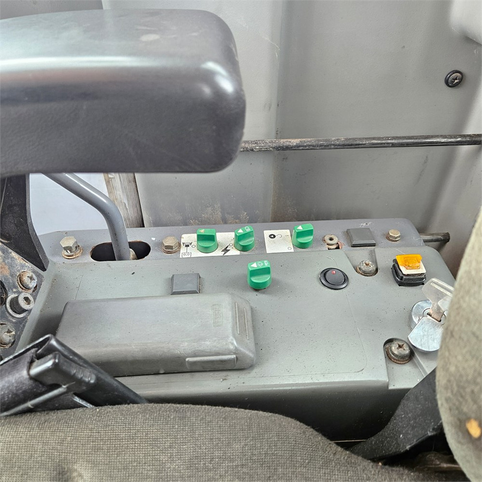 Excavator pe şenile Takeuchi TB1140: Foto 18