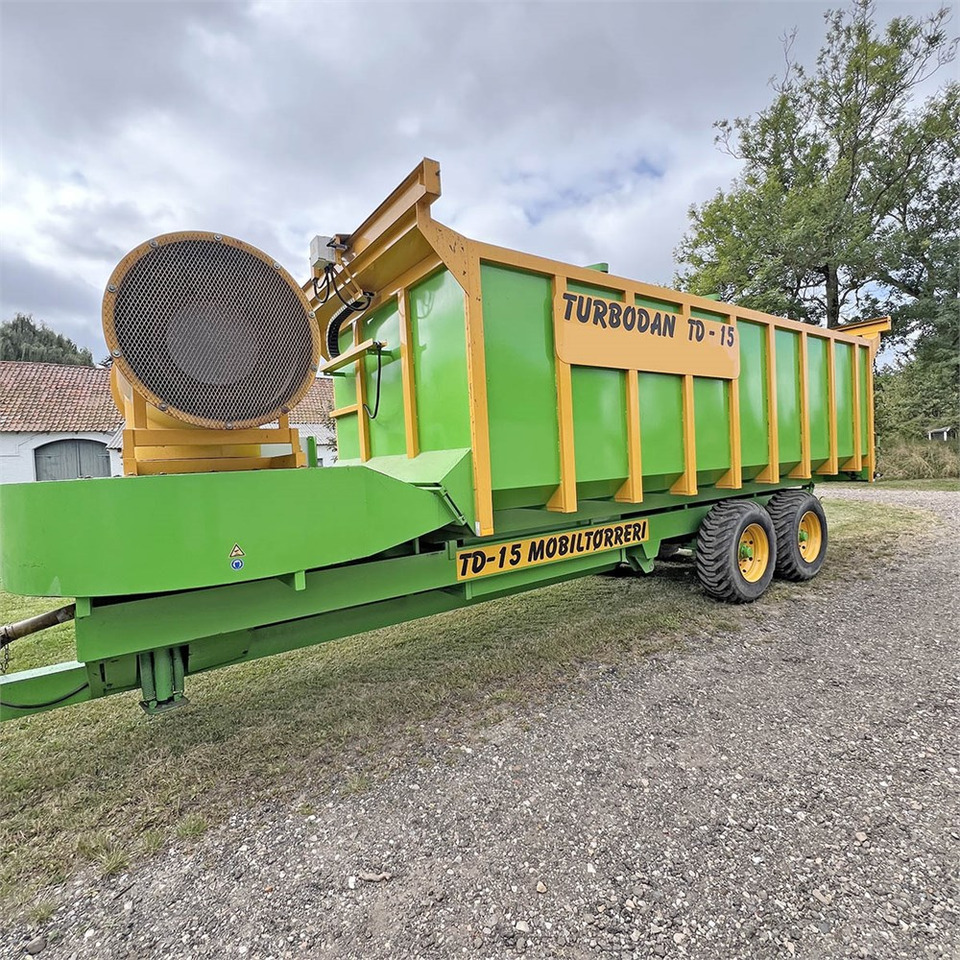 Utilaje pentru fân Turbodan TD15: Foto 11 Utilaje pentru fân Turbodan TD15: Foto 11