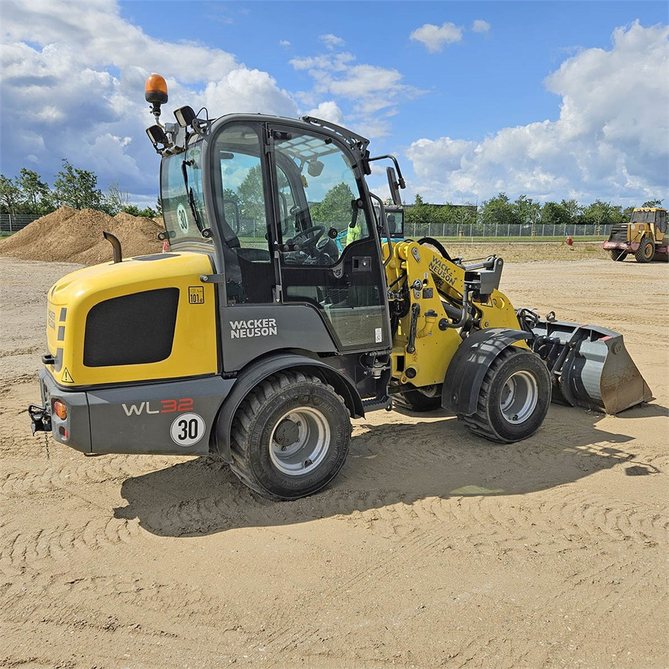 Wacker Neuson WL 32/RL30 - Încărcător frontal pe pneuri: Foto 5 Wacker Neuson WL 32/RL30 - Încărcător frontal pe pneuri: Foto 5