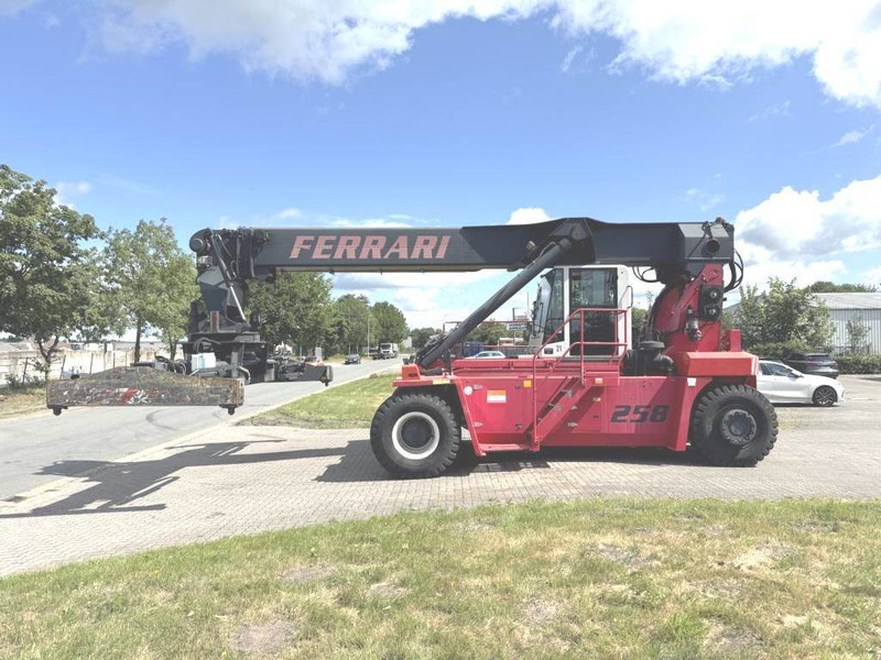 CVS Ferrari F258.6 - Reach stacker: Foto 1 CVS Ferrari F258.6 - Reach stacker: Foto 1