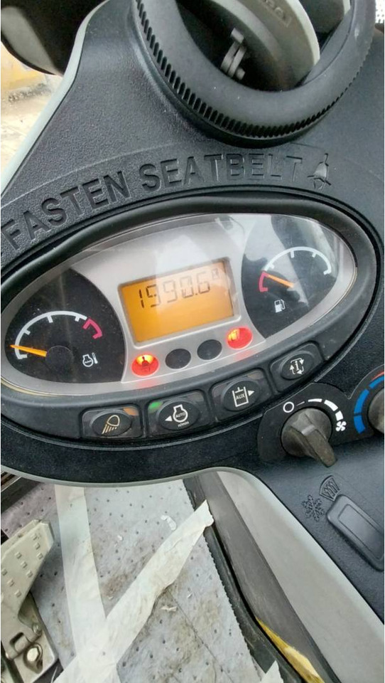 BOBCAT E27 - Excavator pe şenile: Foto 5 BOBCAT E27 - Excavator pe şenile: Foto 5