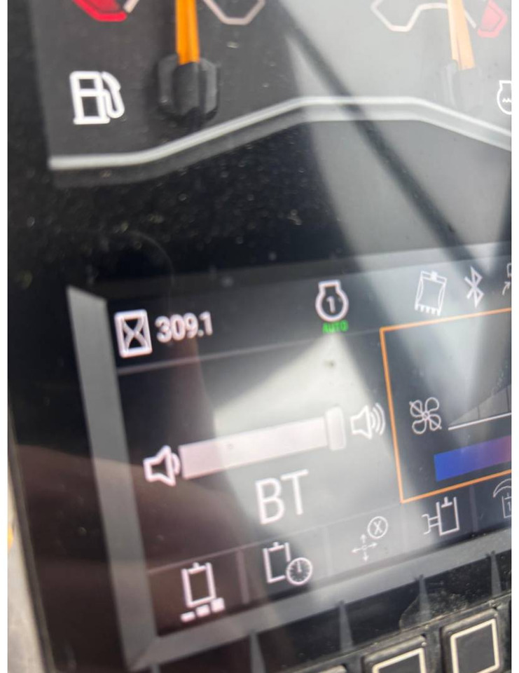 CAT 302.7 - Excavator pe şenile: Foto 5 CAT 302.7 - Excavator pe şenile: Foto 5