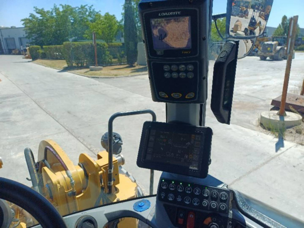 Încărcător frontal pe pneuri CAT 938M: Foto 21 Încărcător frontal pe pneuri CAT 938M: Foto 21