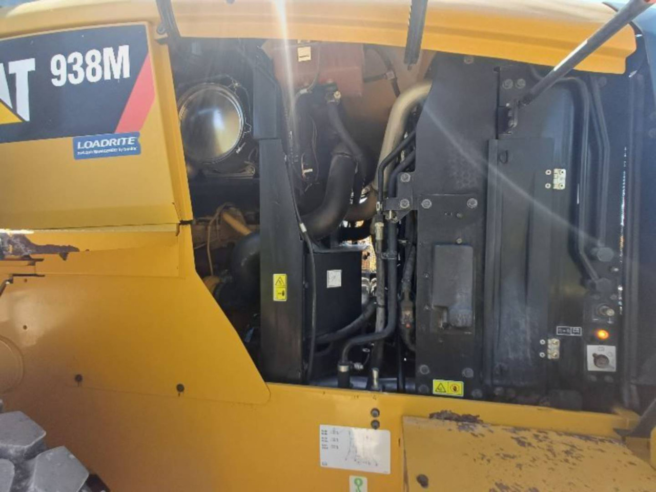 Încărcător frontal pe pneuri CAT 938M: Foto 10 Încărcător frontal pe pneuri CAT 938M: Foto 10