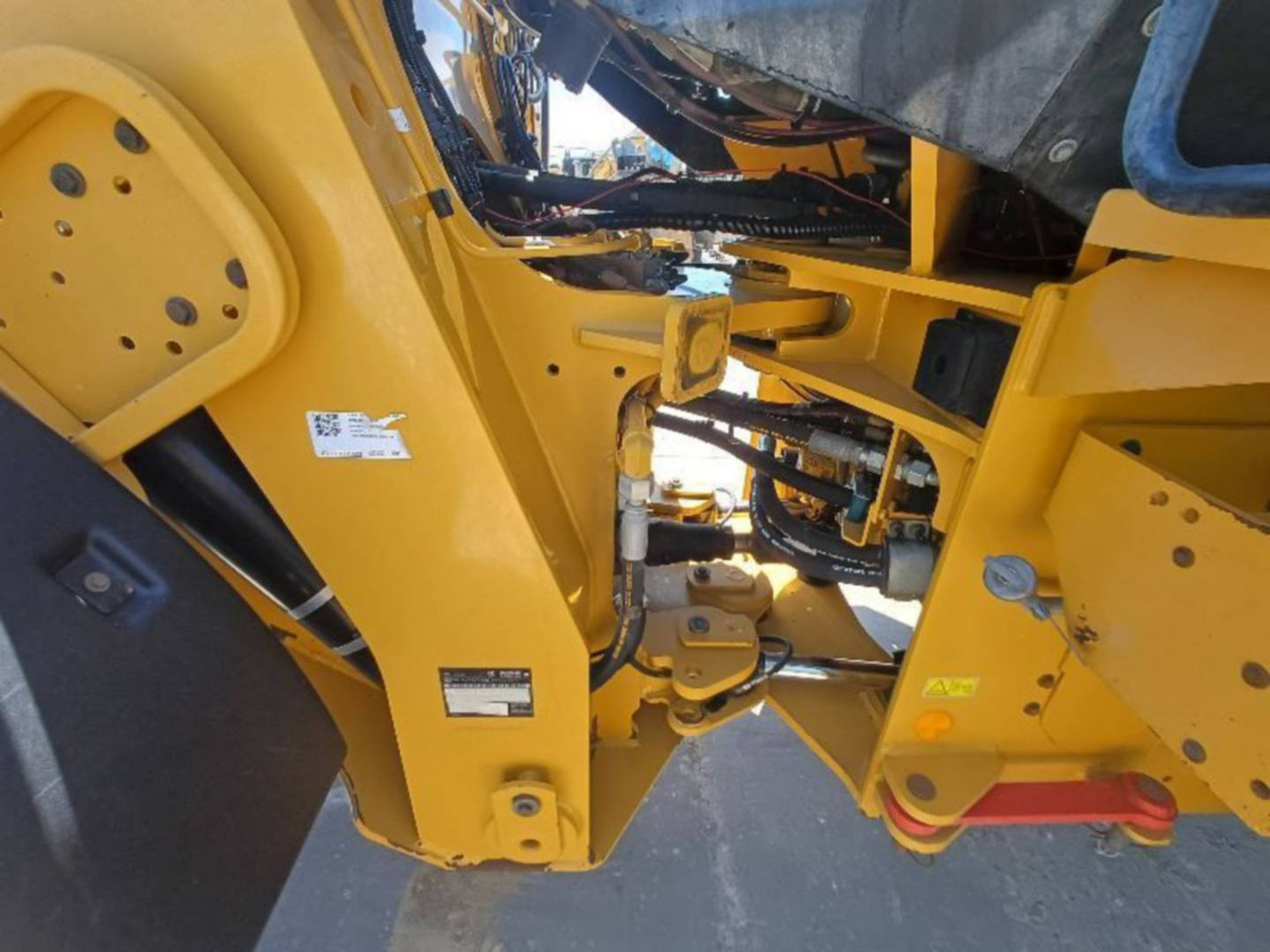 Încărcător frontal pe pneuri CAT 938M: Foto 17 Încărcător frontal pe pneuri CAT 938M: Foto 17