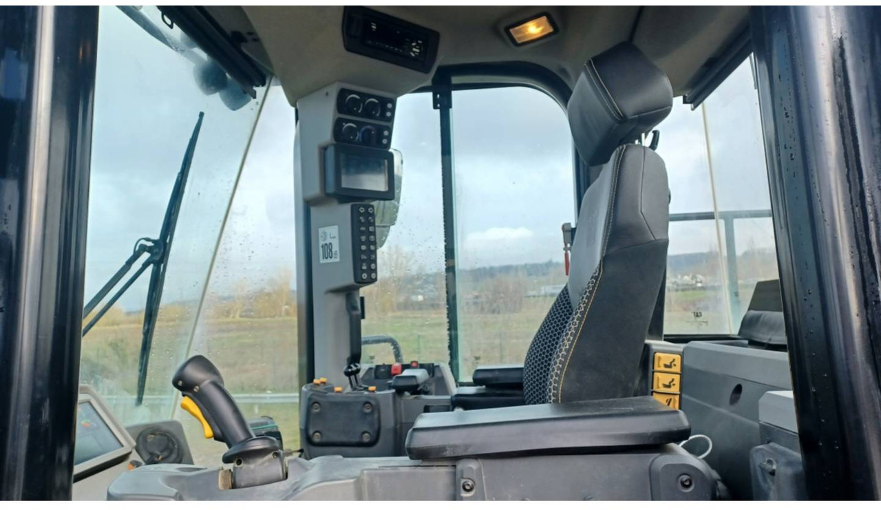 Încărcător frontal pe pneuri CAT 972M: Foto 12 Încărcător frontal pe pneuri CAT 972M: Foto 12