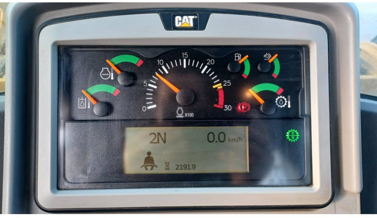 Încărcător frontal pe pneuri CAT 972M: Foto 15 Încărcător frontal pe pneuri CAT 972M: Foto 15