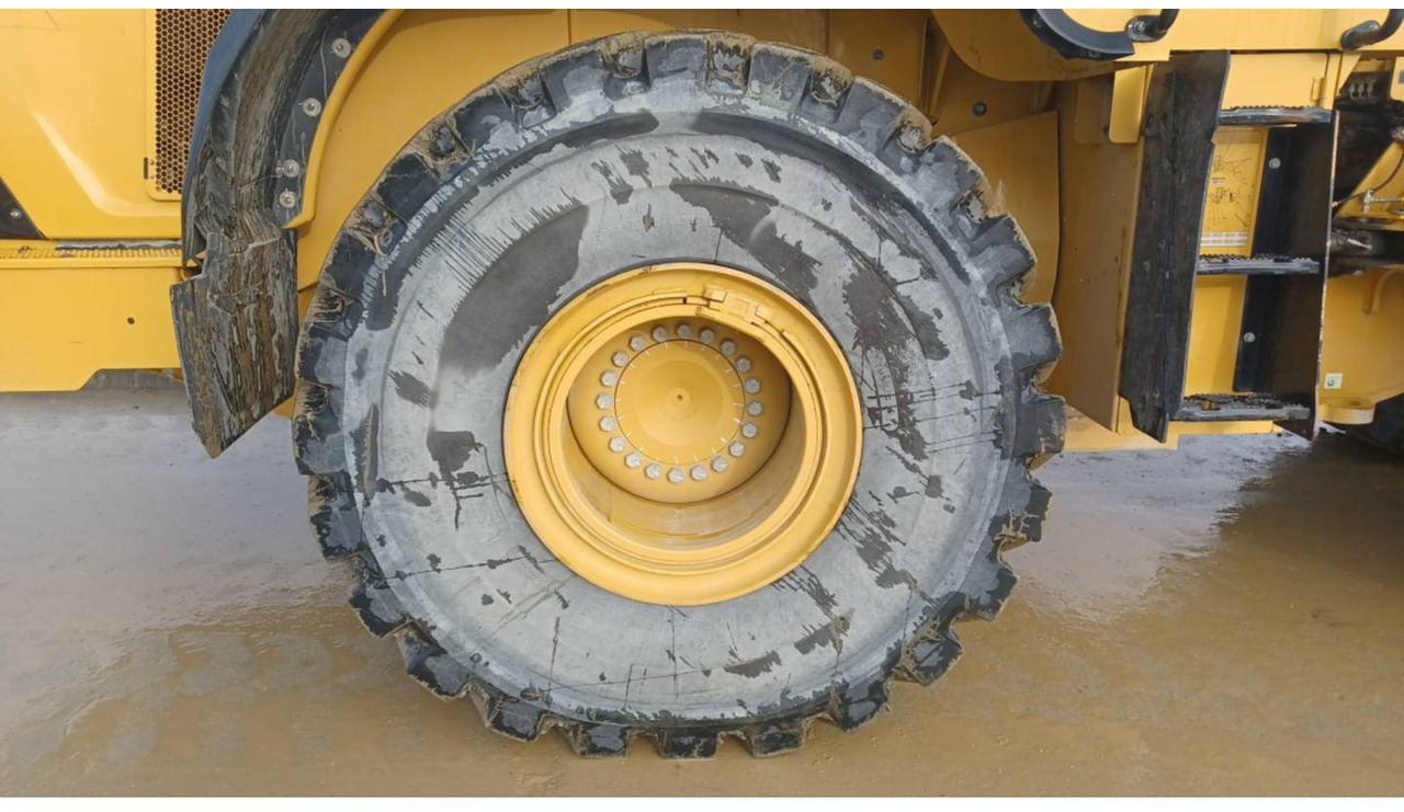 Încărcător frontal pe pneuri CAT 972M: Foto 17 Încărcător frontal pe pneuri CAT 972M: Foto 17