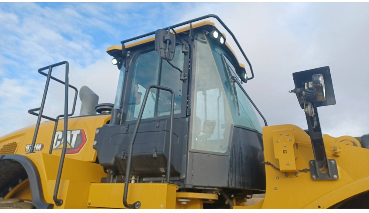 Încărcător frontal pe pneuri CAT 972M: Foto 11 Încărcător frontal pe pneuri CAT 972M: Foto 11