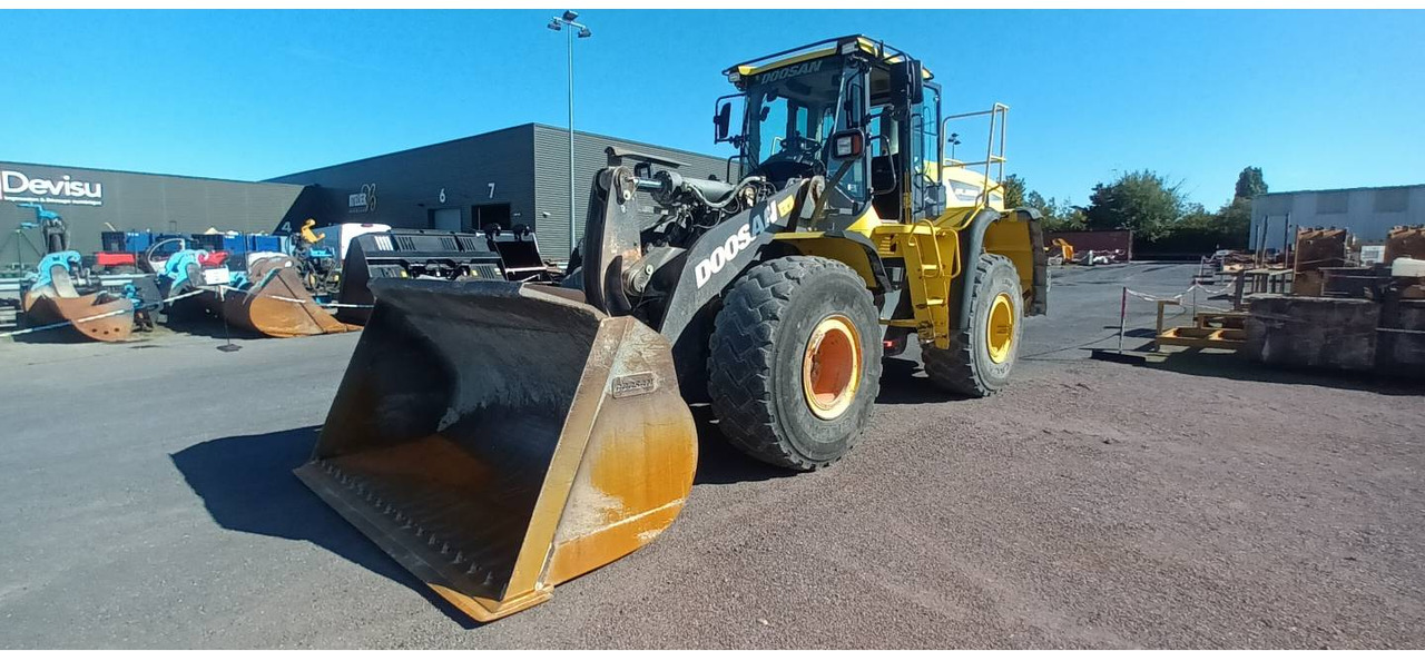 DOOSAN INFRACORE AMERICA CORP. DL300.5 - Încărcător frontal pe pneuri: Foto 1 DOOSAN INFRACORE AMERICA CORP. DL300.5 - Încărcător frontal pe pneuri: Foto 1