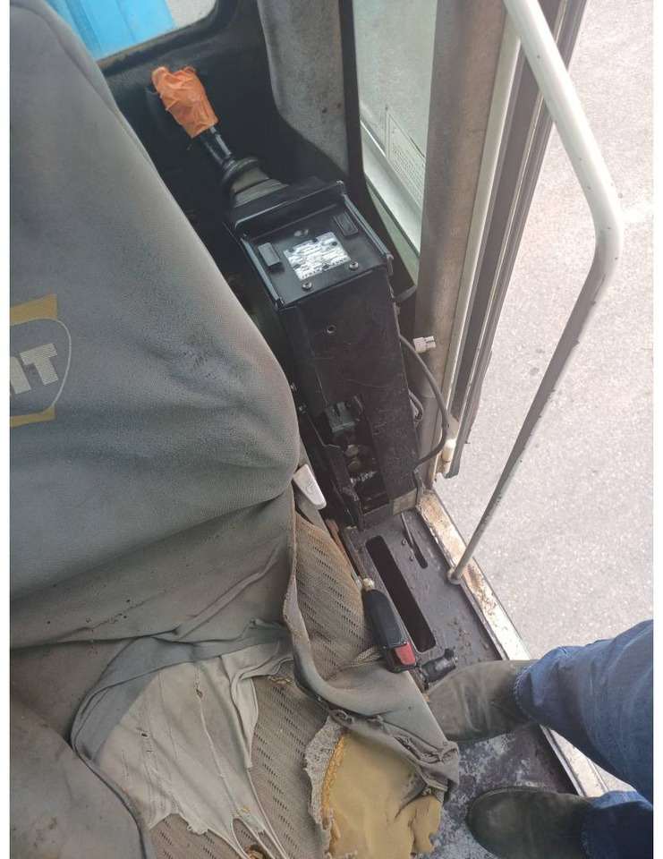 Excavator pe roţi FUCHS MHL320: Foto 16 Excavator pe roţi FUCHS MHL320: Foto 16