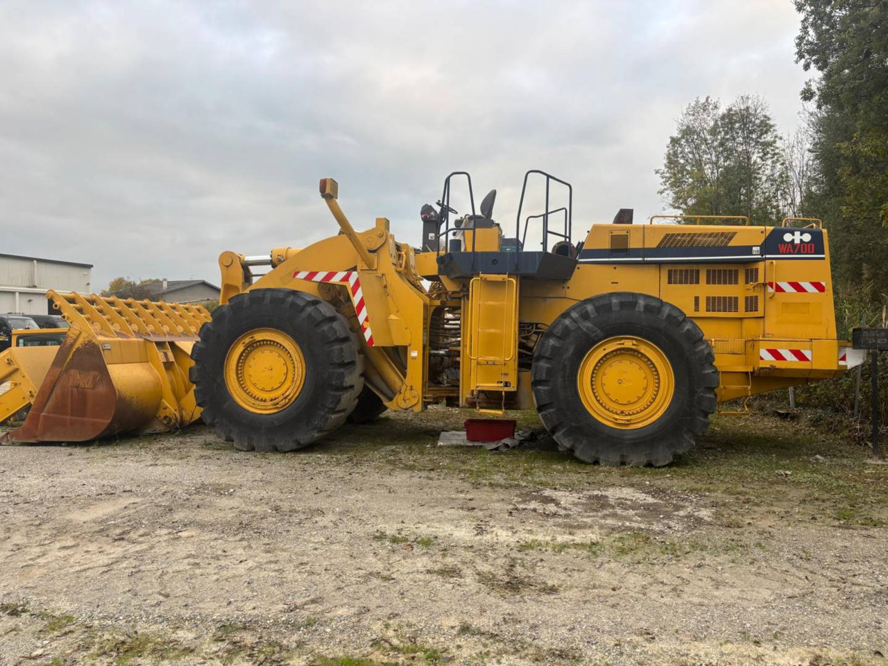 KOMATSU WA700 - Încărcător frontal pe pneuri: Foto 3 KOMATSU WA700 - Încărcător frontal pe pneuri: Foto 3