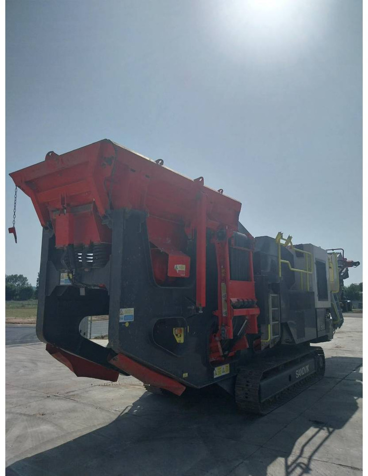 SANDVIK MINING & CONSTRUCTION QJ241 - Concasor mobil: Foto 3 SANDVIK MINING & CONSTRUCTION QJ241 - Concasor mobil: Foto 3